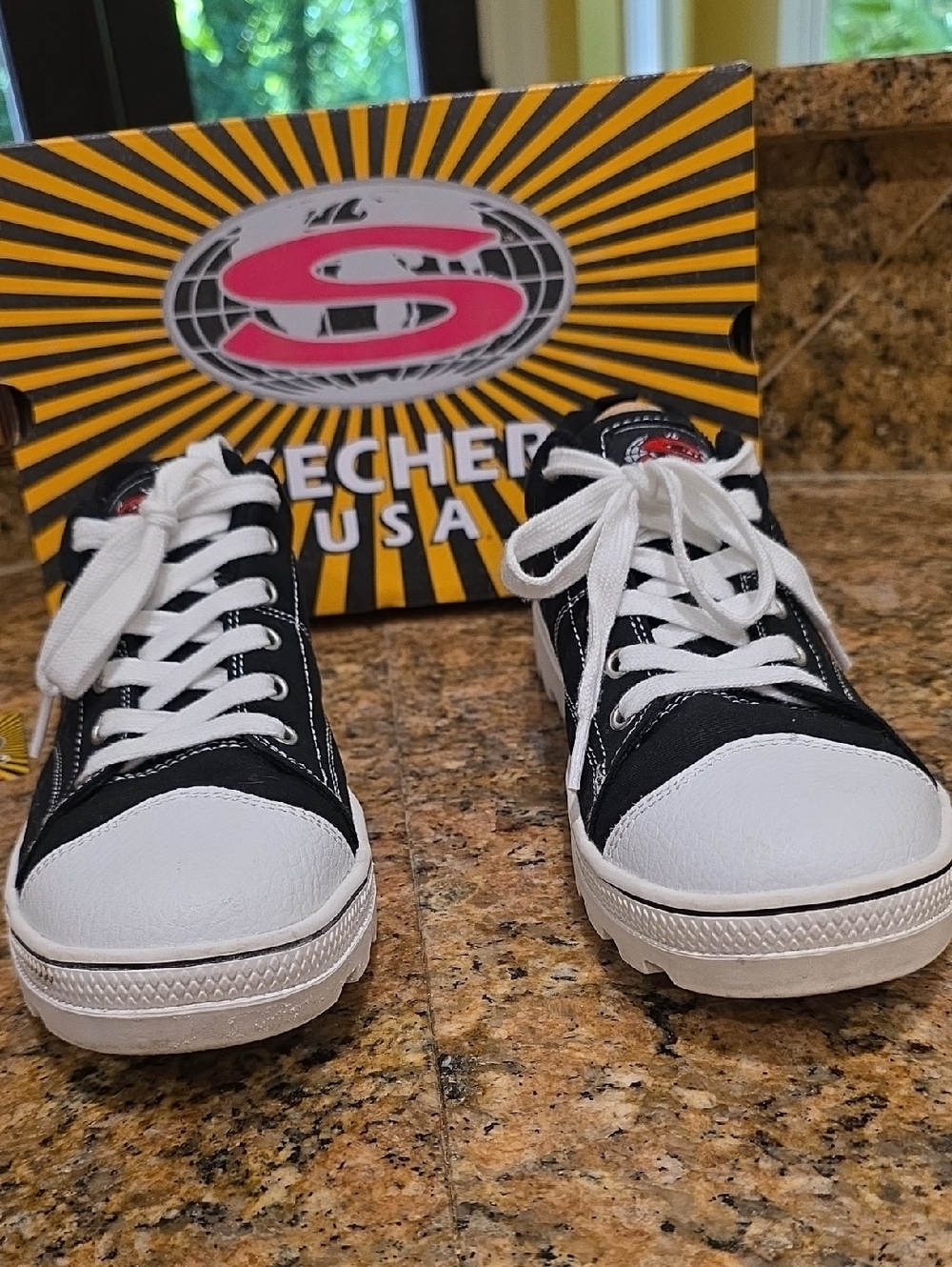 Skechers Roadies True Roots Sneakers - SZ 9 - Picture 2 of 13
